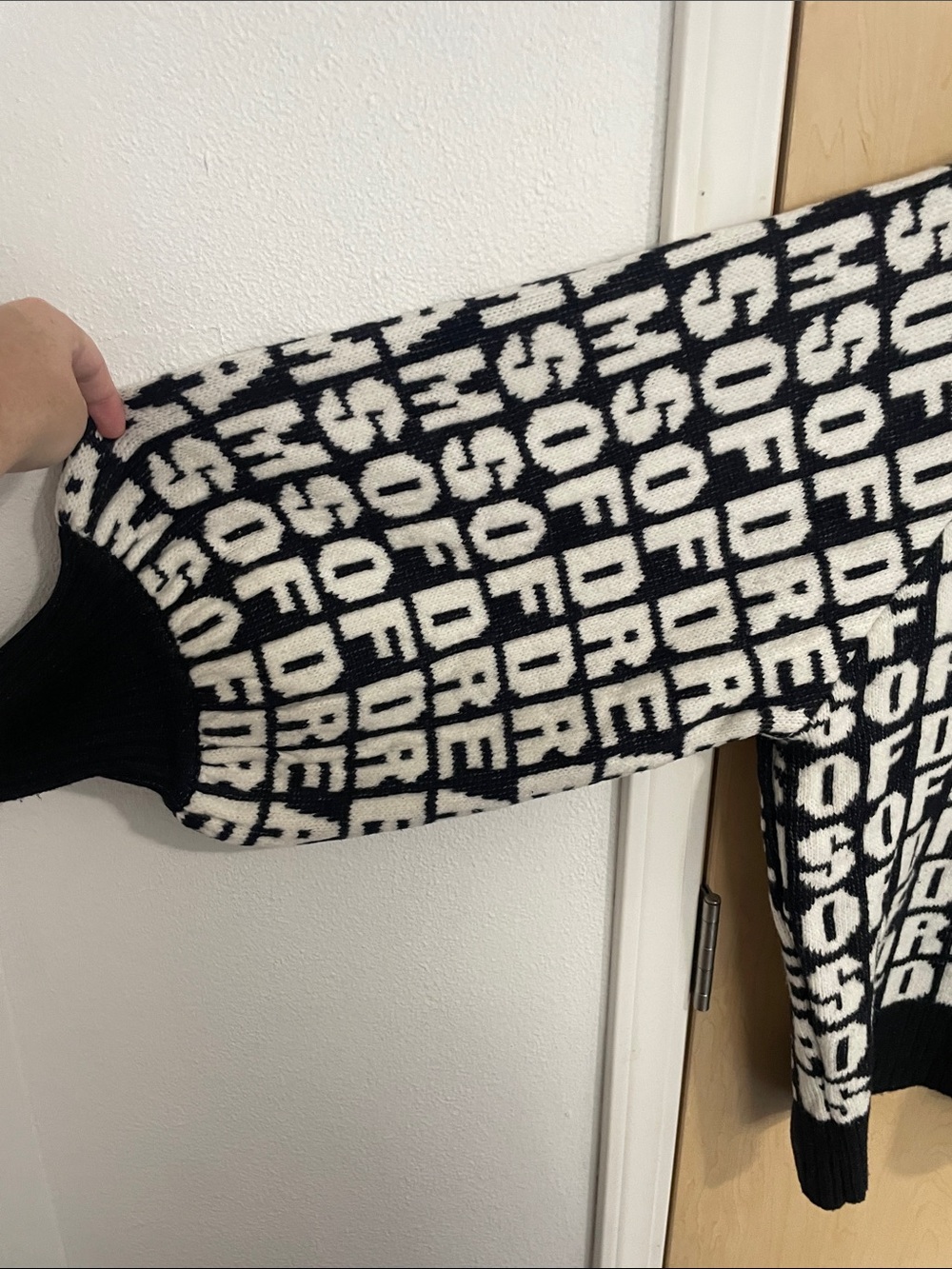 🖤 H&M Dreams of Dreams Graphic Sweater 🖤 XL - Picture 5 of 10